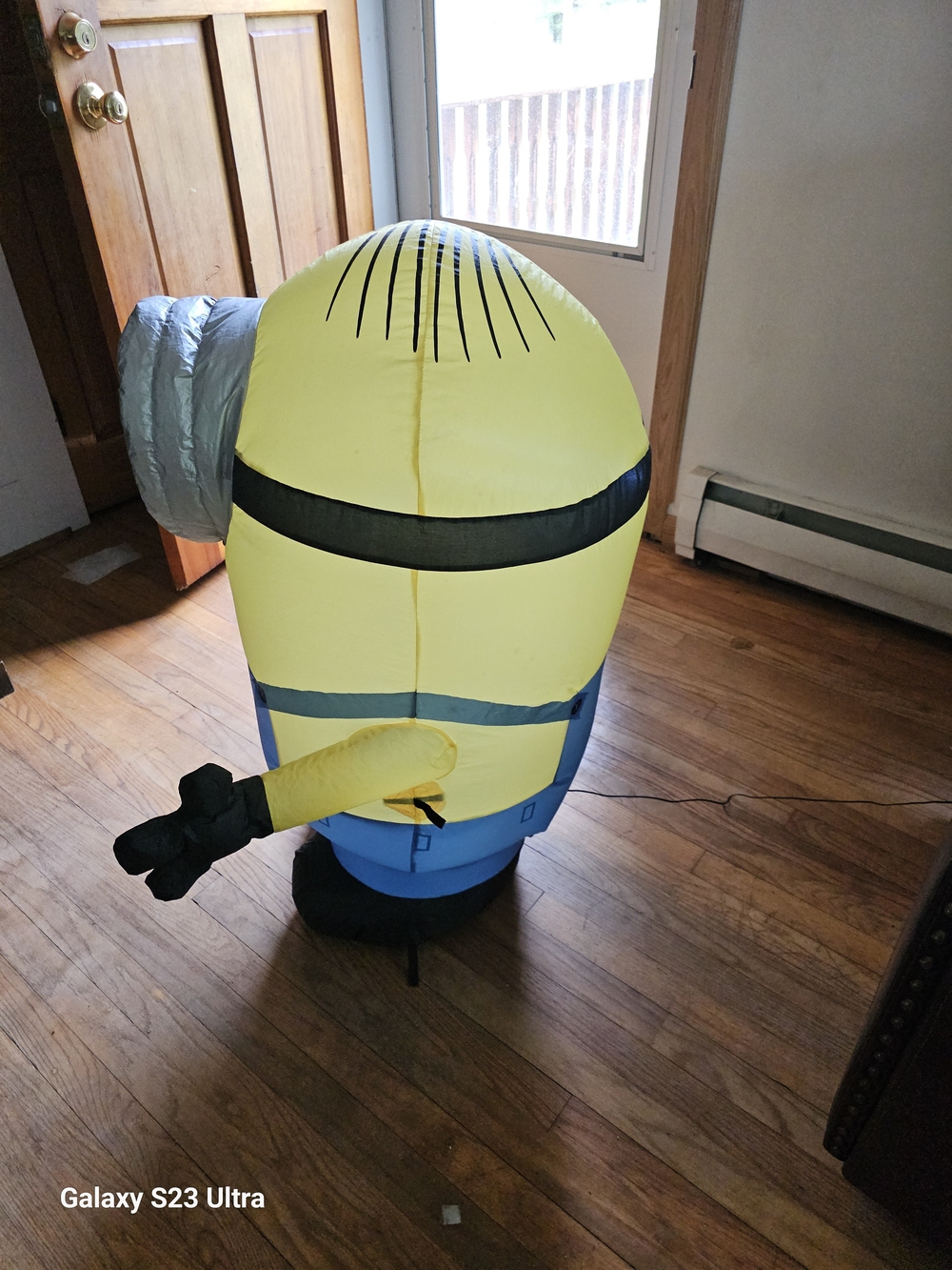Inflatable minion - Picture 4 of 5